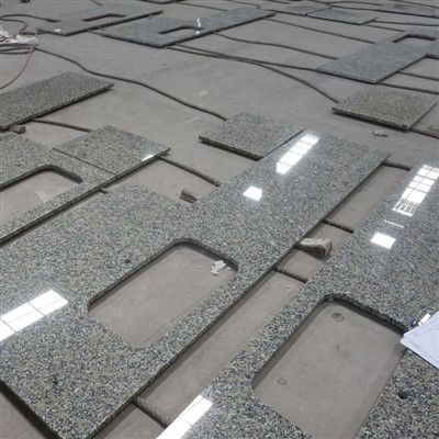 石造りのキッチンカウンタートップ